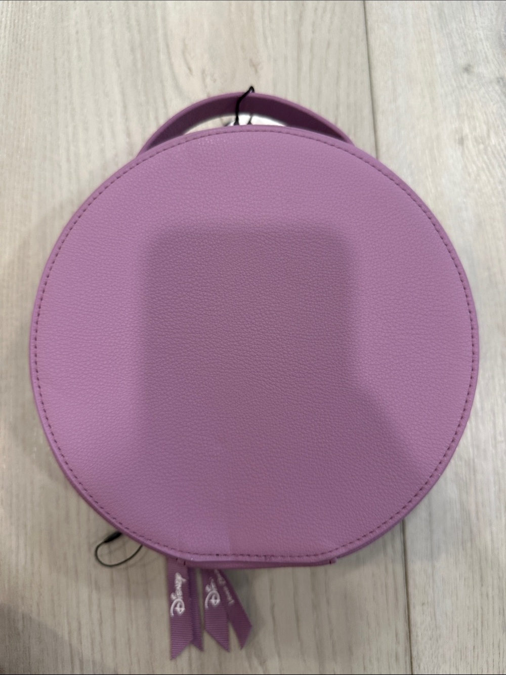 Vera Bradley and Disney collaboration Limited edition Purple Round bag - Picture 5 of 5